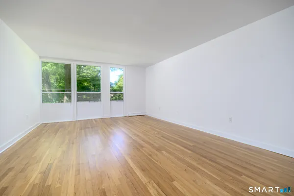 160 FAIRFIELD WOODS RD 66