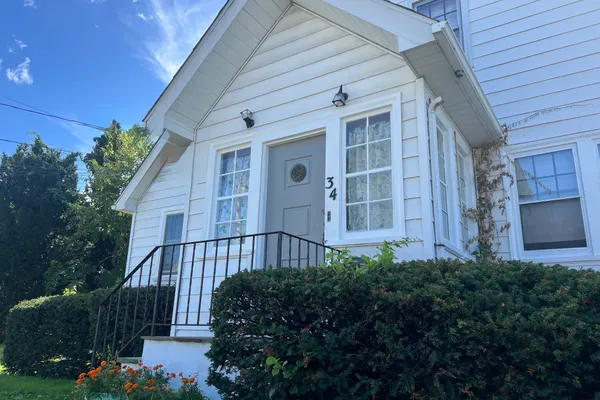 34 CALDWELL AVE