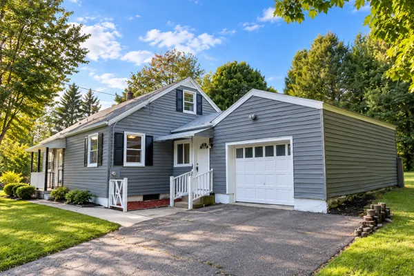 23 WOODPARK DR