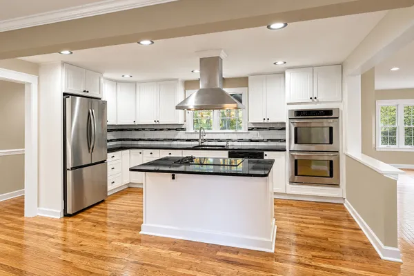 23 WOODPARK DR