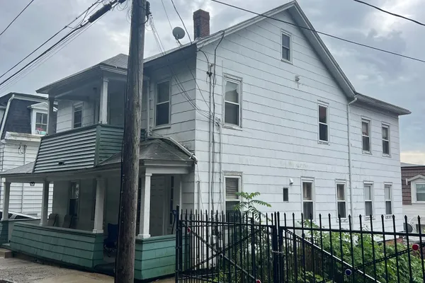 70 BANK ST
