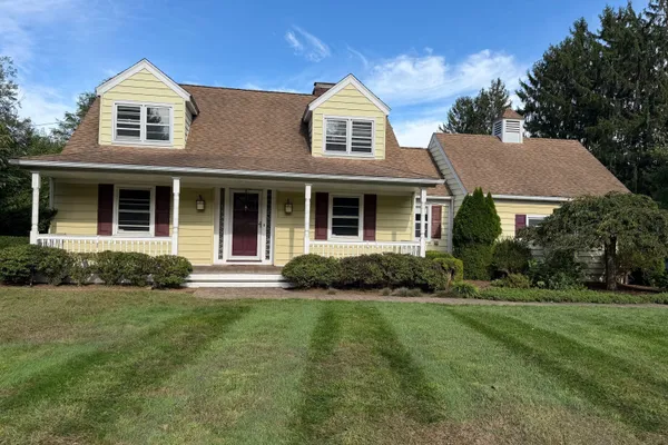 182 W NORWALK RD