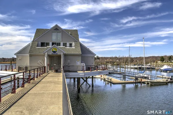 275 POPES ISLAND RD B9