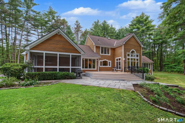 10 WHITMAN POND RD
