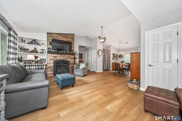 44 ALGONQUIN WAY