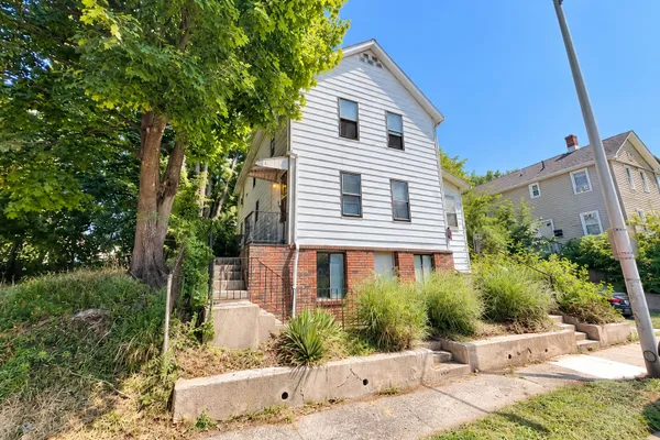 435 MYRTLE ST