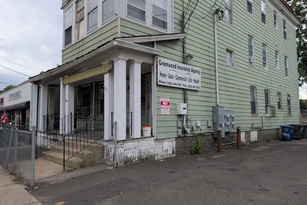 1757 E MAIN ST