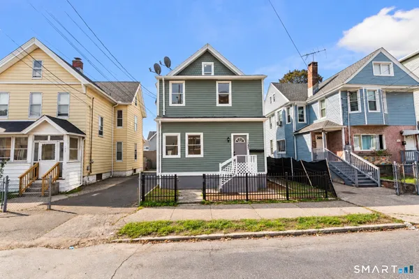 1065 KOSSUTH ST