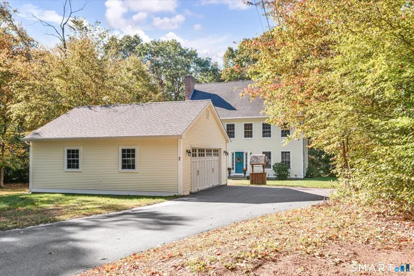 7 BOGUE LN