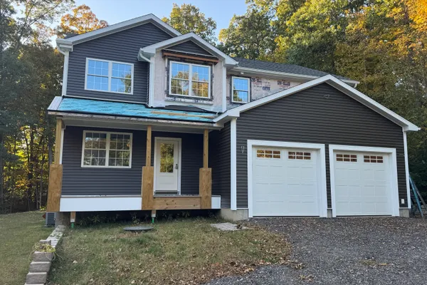 26 HYDE FARM TER