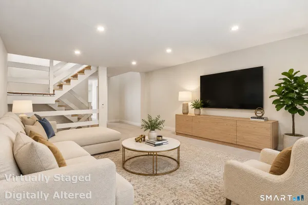 9 LAWSON LN 9