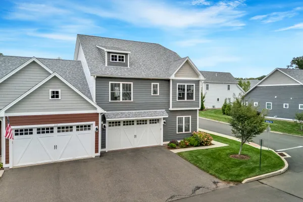 145 MULHOLLAND WAY 145