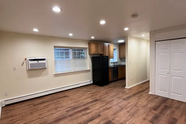 398 COURTLAND AVE 17