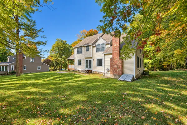 30 GREEN WOODS LN