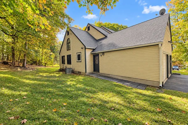 30 GREEN WOODS LN