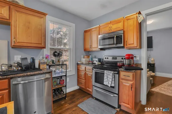 66 BURNSIDE AVE