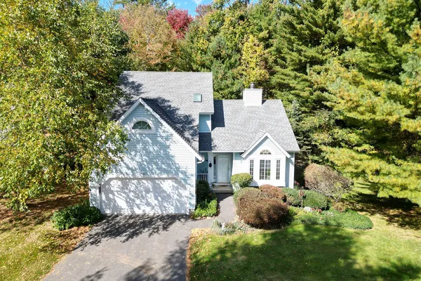 12 EDGEWOOD CT 12