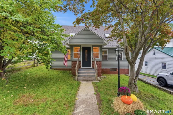 18 LAKEWOOD RD