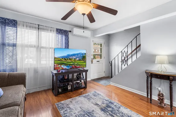 271 SUCCESS AVE 271