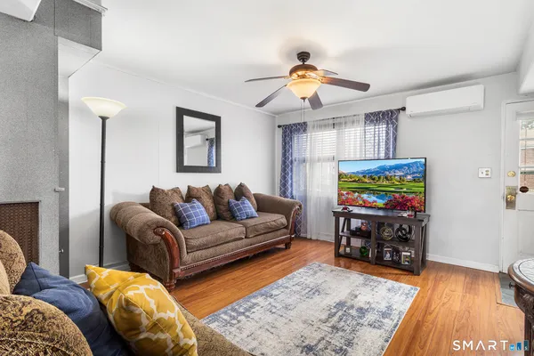 271 SUCCESS AVE 271