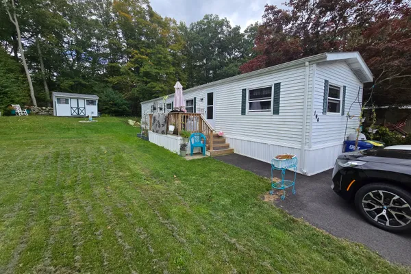 144 STEPHEN DR