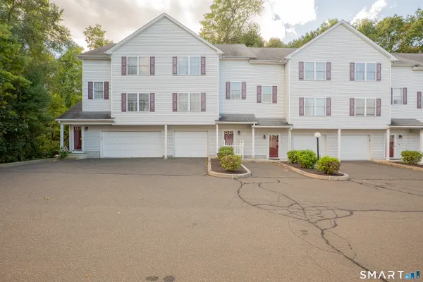 11 MANNIONS LN 14