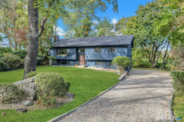 6 SPLITROCK RD