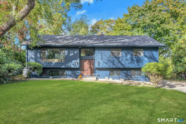 6 SPLITROCK RD