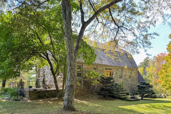 15 STONE HOUSE RD