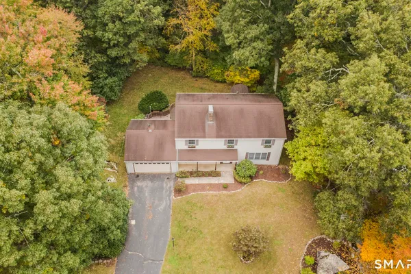 43 ROBINHOOD DR