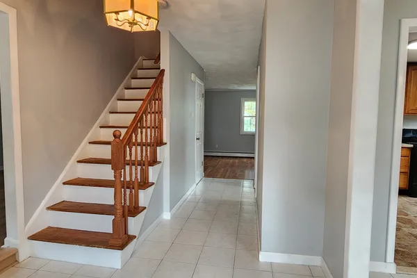 141 FLOWER DR