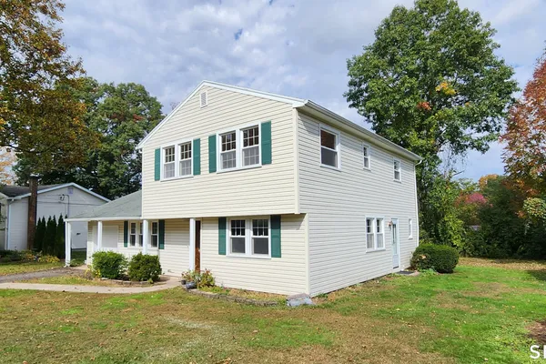 141 FLOWER DR