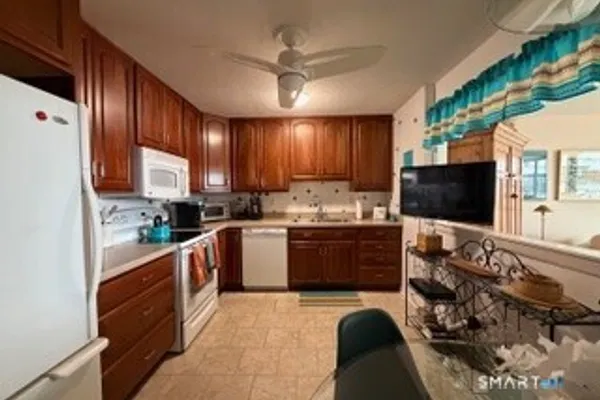 50 BIRDSEYE ST 408