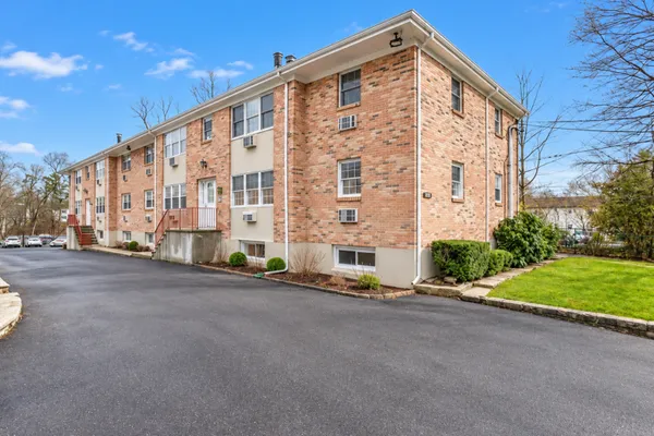 1307 HOPE ST A1