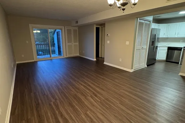 512 TWIN CIRCLE DR 512