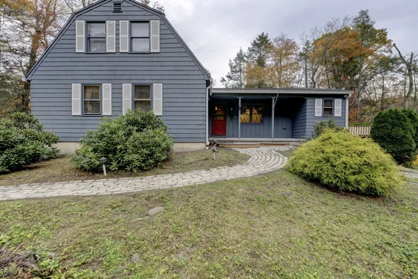 23 POMEROY LN