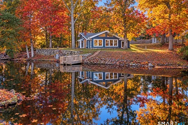 38 PATTAGANSETT DR