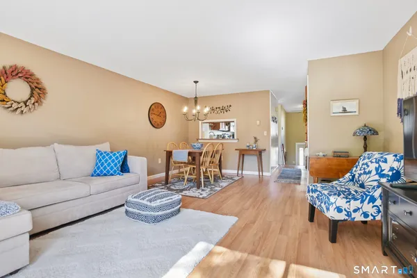 576 SHENNECOSSETT RD H70