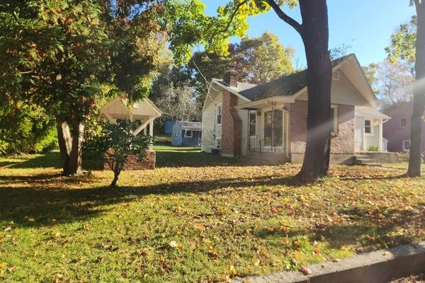 38 CRYSTAL RD