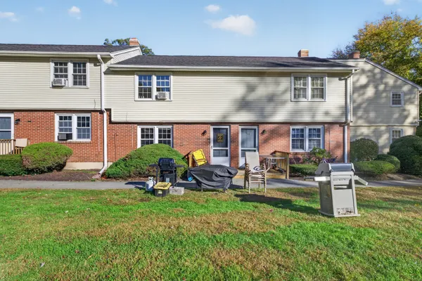 6 CAROLINA DR 13