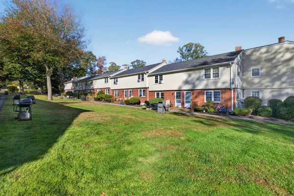 6 CAROLINA DR 13