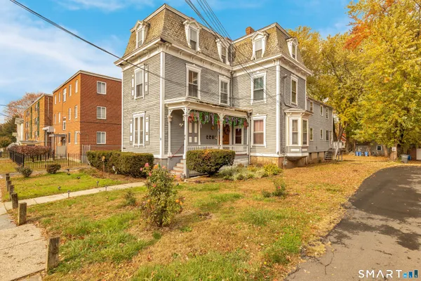 40 ALLEN PL