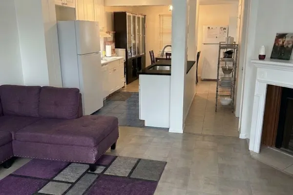 110 LEXINGTON AVE B