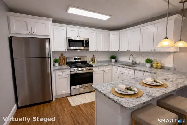 1168 MAIN ST B6