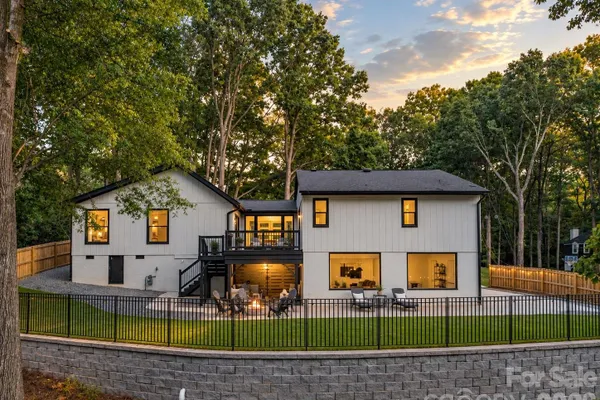 2600 VARDALL CT