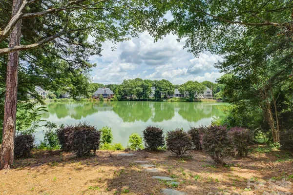 10119 VICTORIA MILL CT