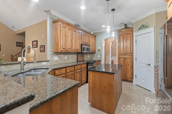 138 FOX HUNT DR