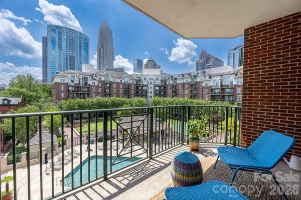 300 W 5TH ST 446