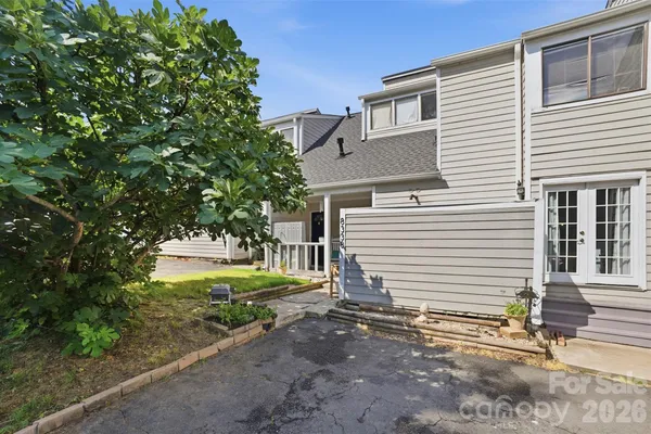8338 CRICKET LAKE DR