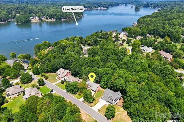 122 W TATTERSALL DR